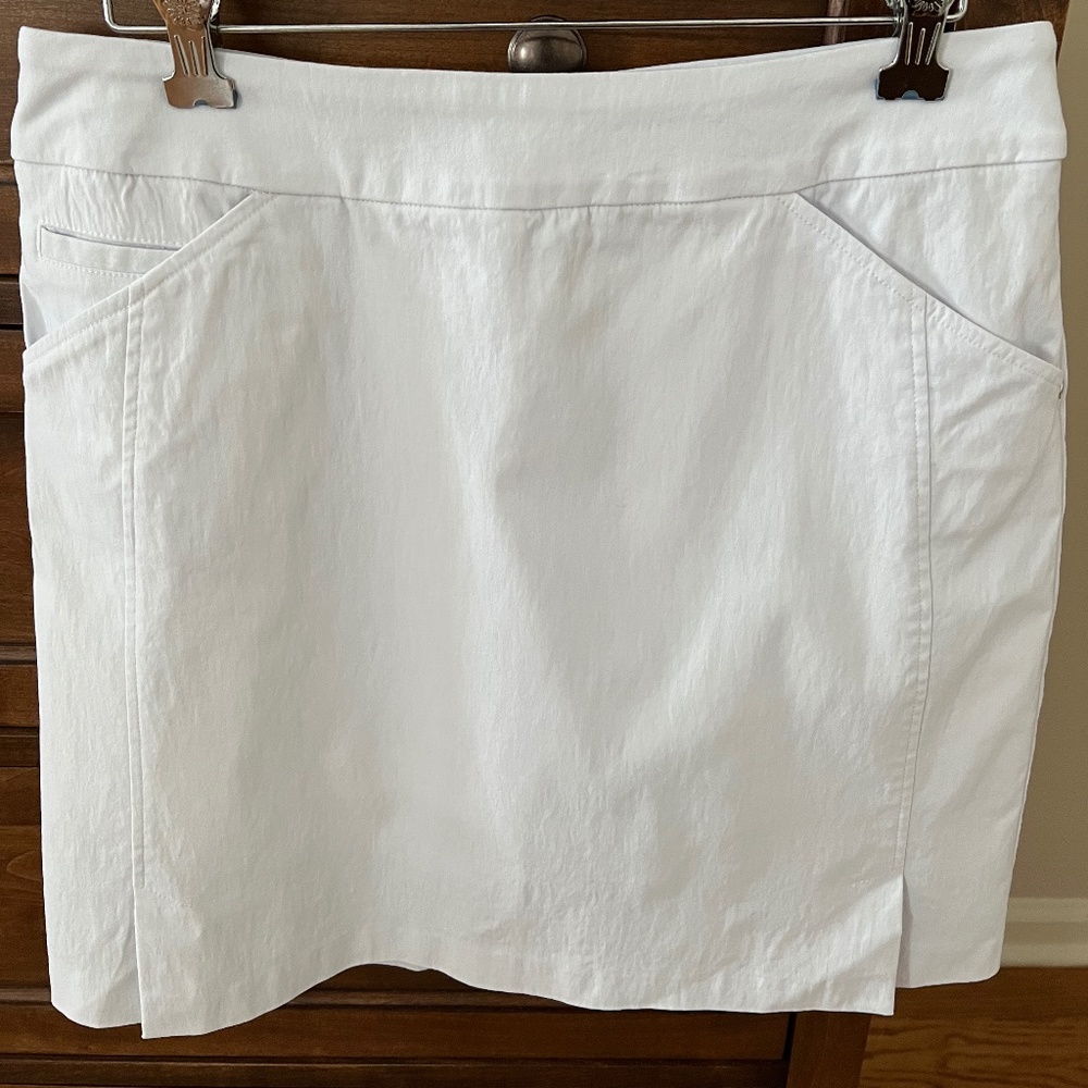 Tribal White Skort; Size 8